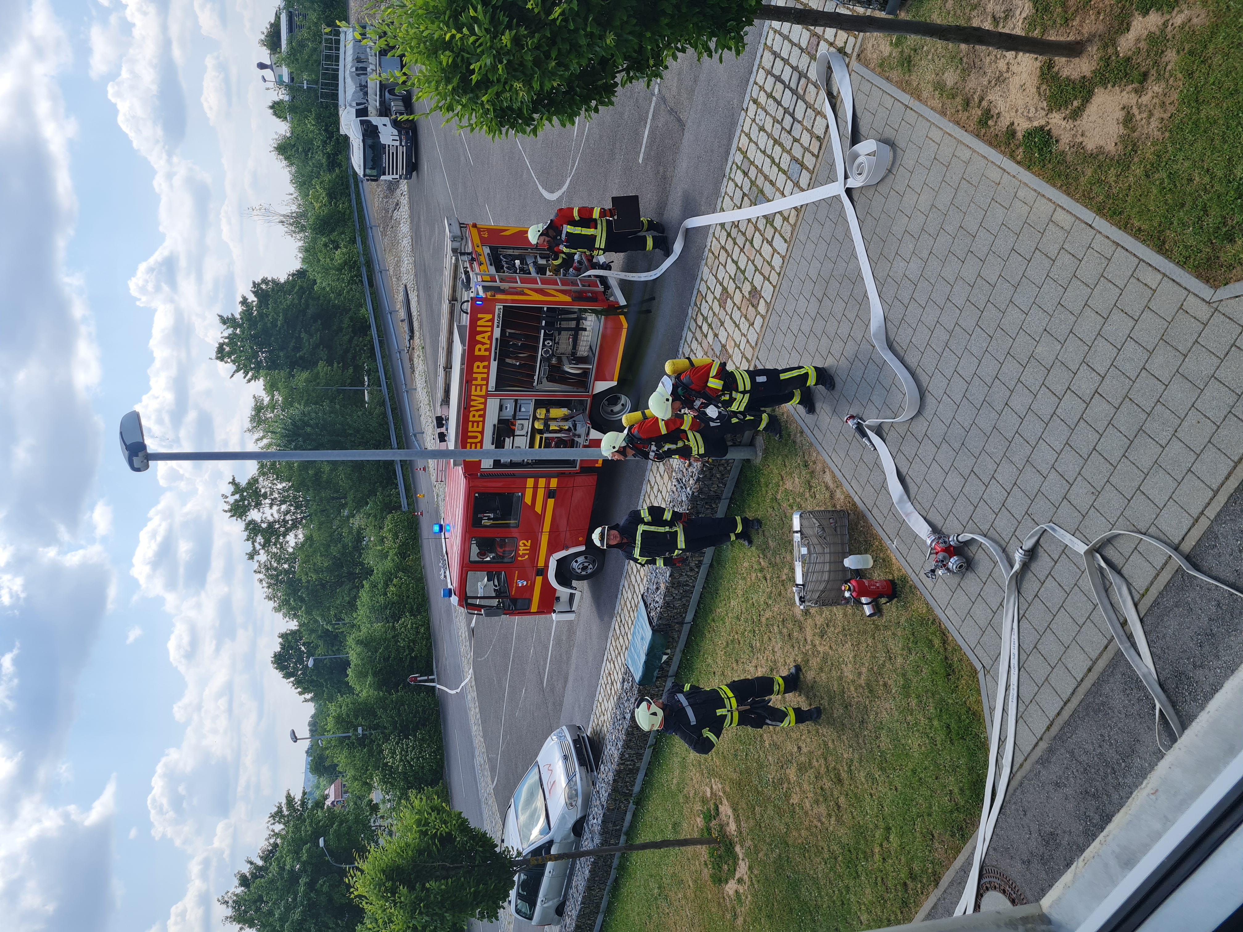 Die Feuerwehr während der Übung in Lappersdorf.