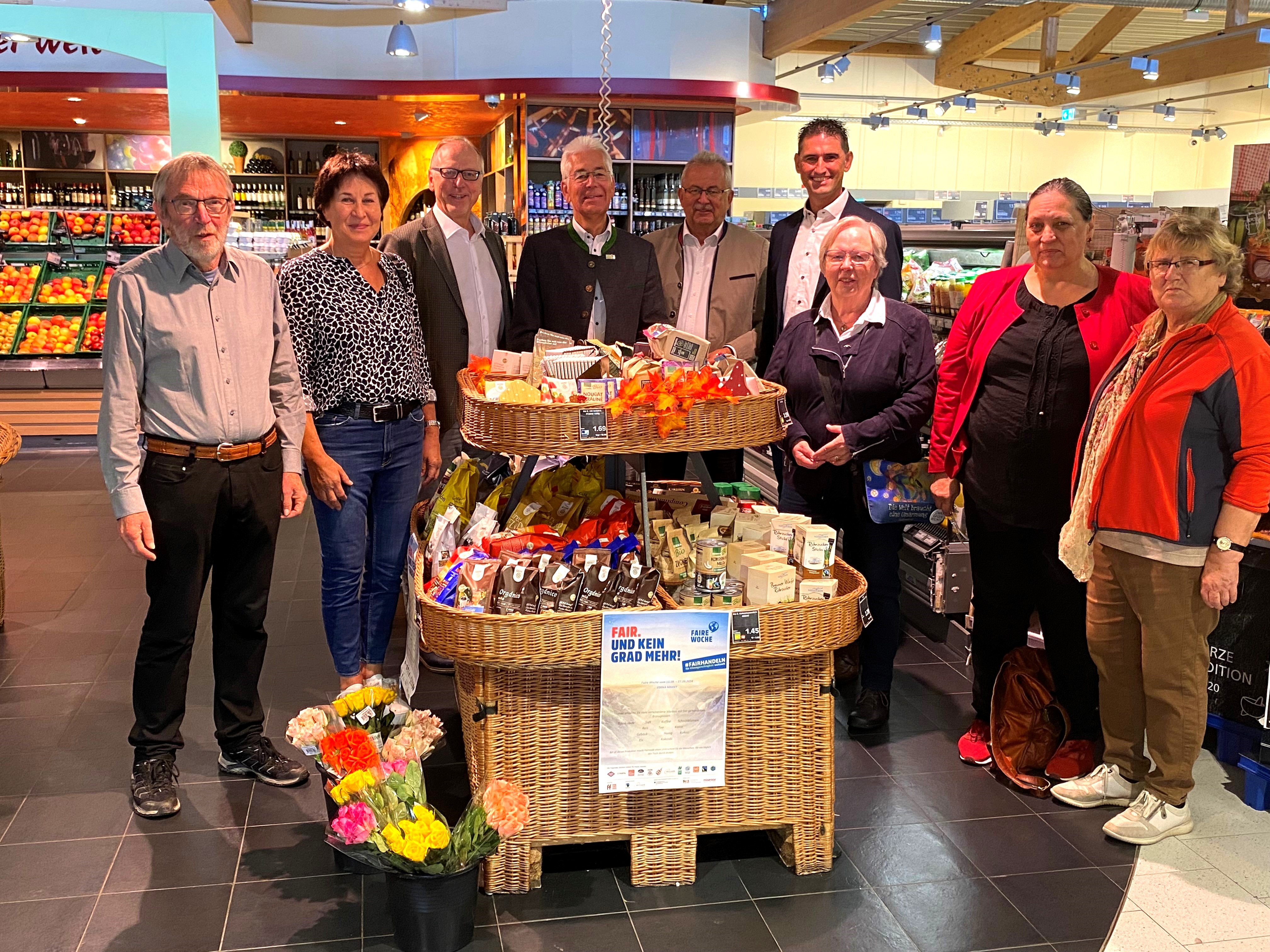 Die Gäste beim EDEKA-Markt Stadler & Honner in Mitterfels