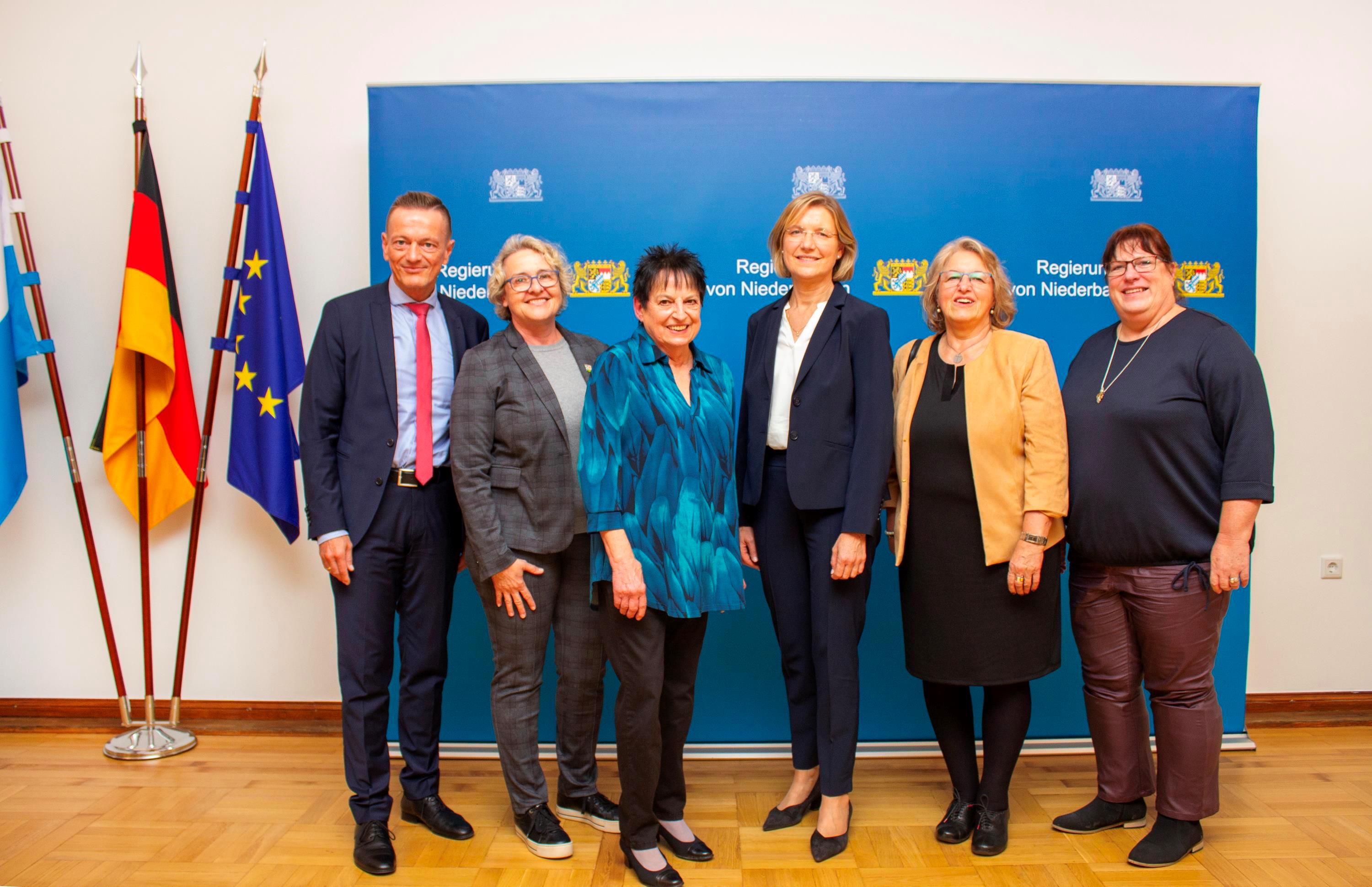 Niederbayerischer Integrationspreis an Elisabeth Teichert aus Steinach