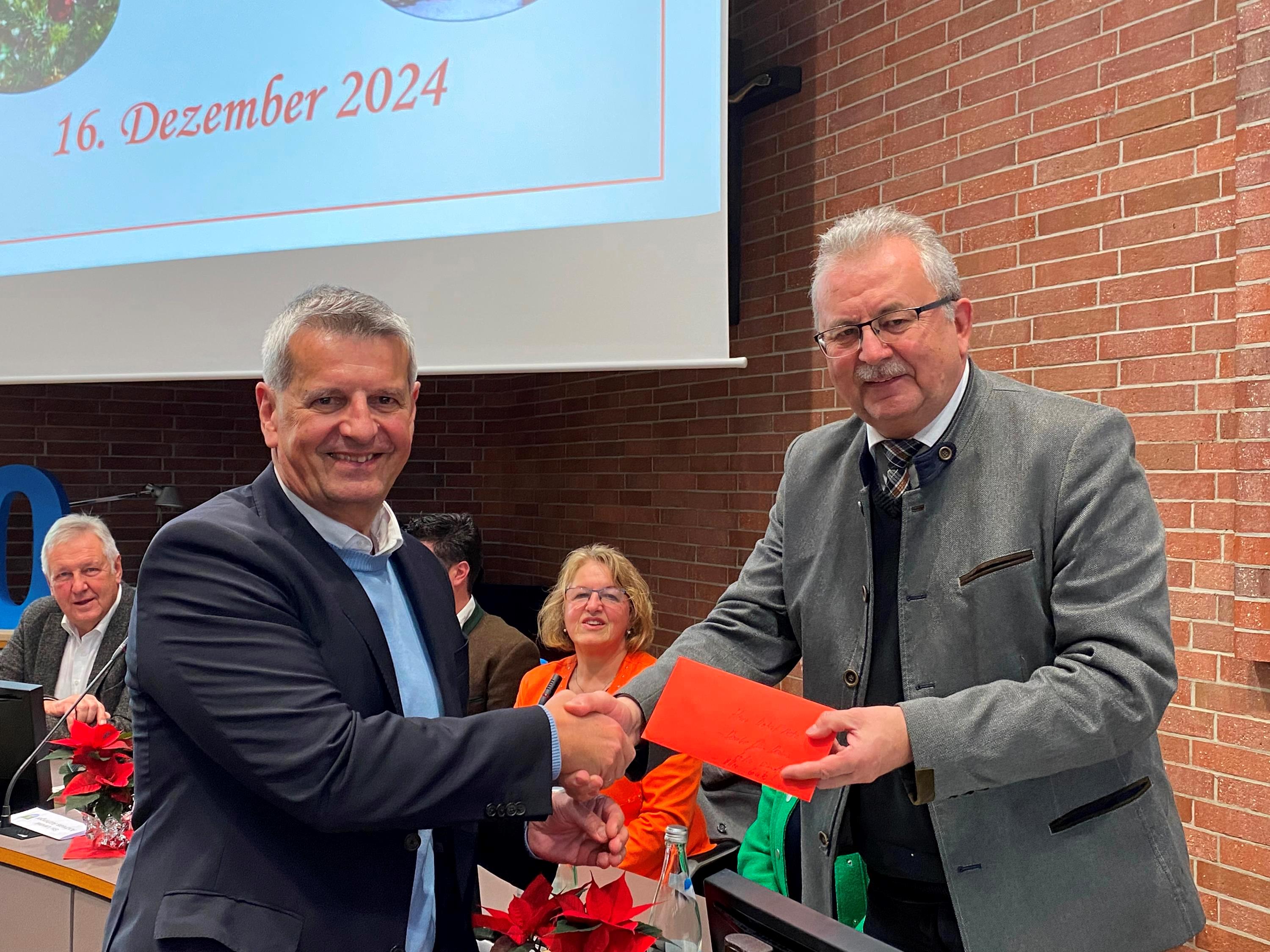 Robert Betz bei der letzten Kreistagssitzung 2024 verabschiedet 