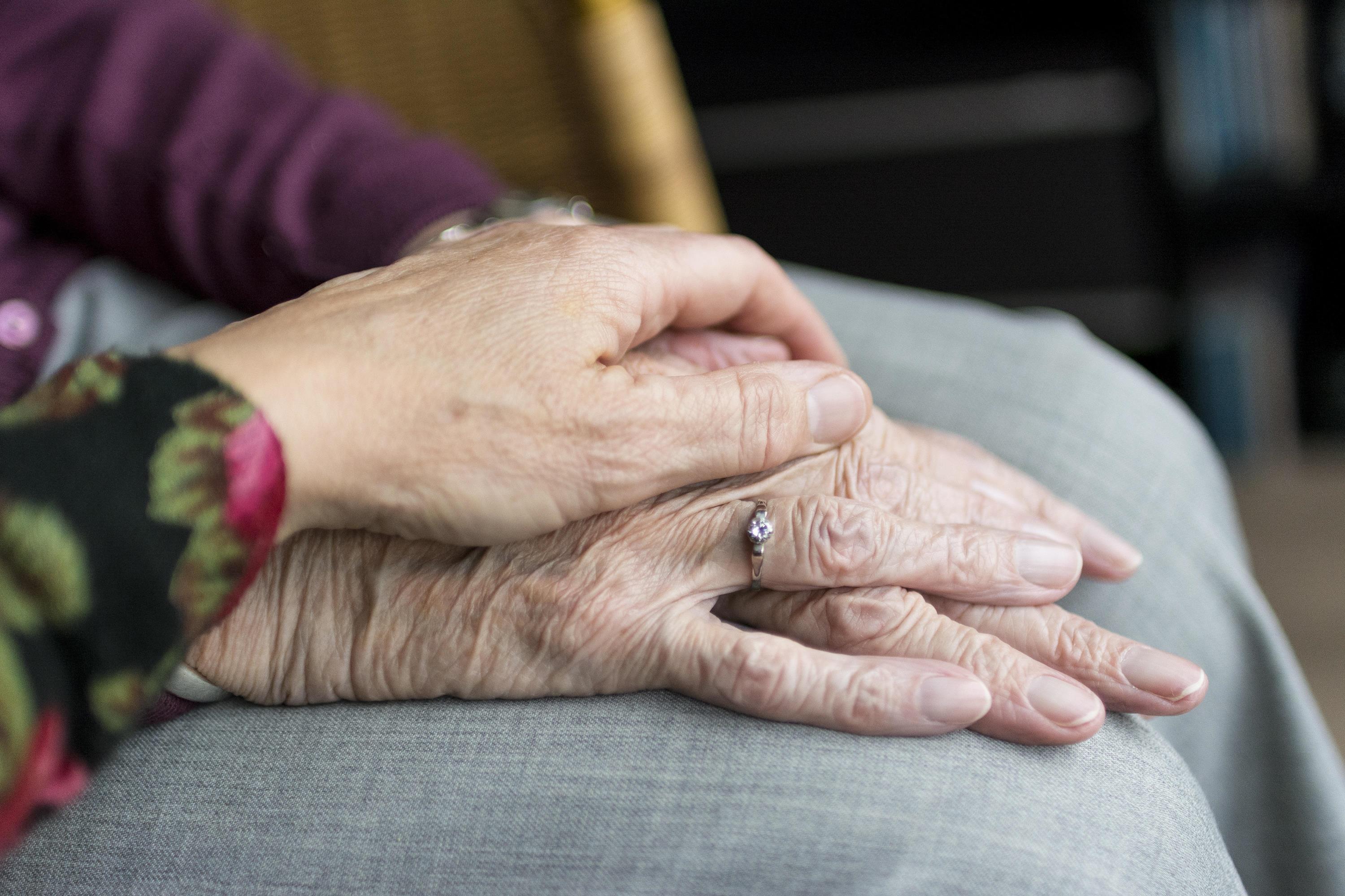 Angebot speziell für Menschen, die zu Hause pflegebedürftige Angehörige betreuen